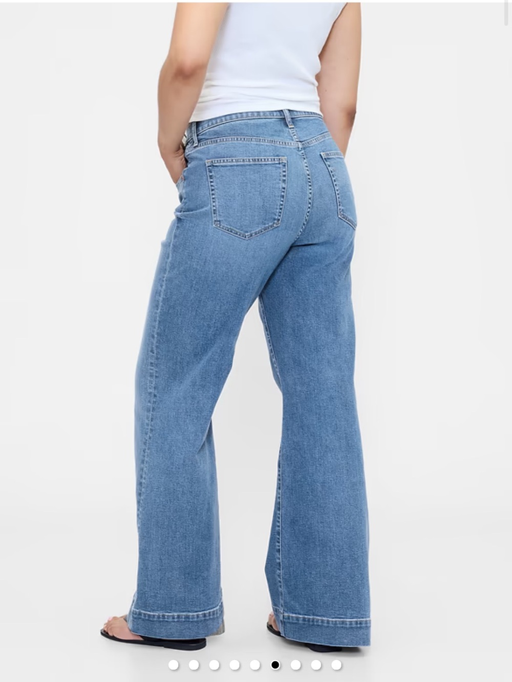 Gap High-Rise Relaxed Flare Jeans - Picture 5 of 14